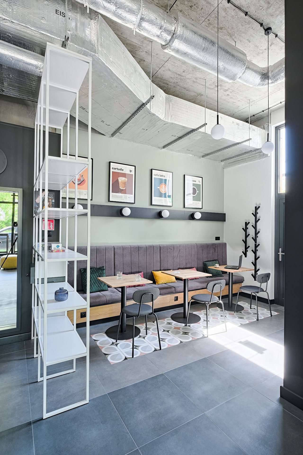 Work spots by the window in the La Praga Club Room
